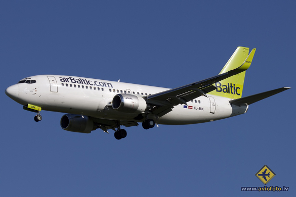 Boeing 737-33V